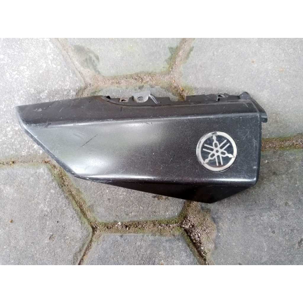 cover lampu depan sebelah kiri bagian bawah yamaha nmax original