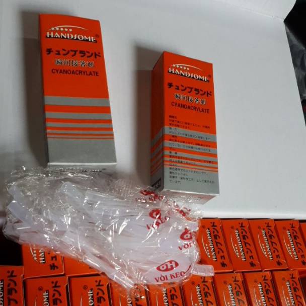 

Lem korea handsome HS1 1 box isi 5 botol dapat bonus 1 buah kaos dalam pembelian banyak dtr