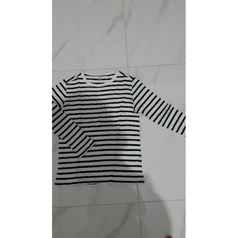 Kaos Anak motif garis garis uniqlo