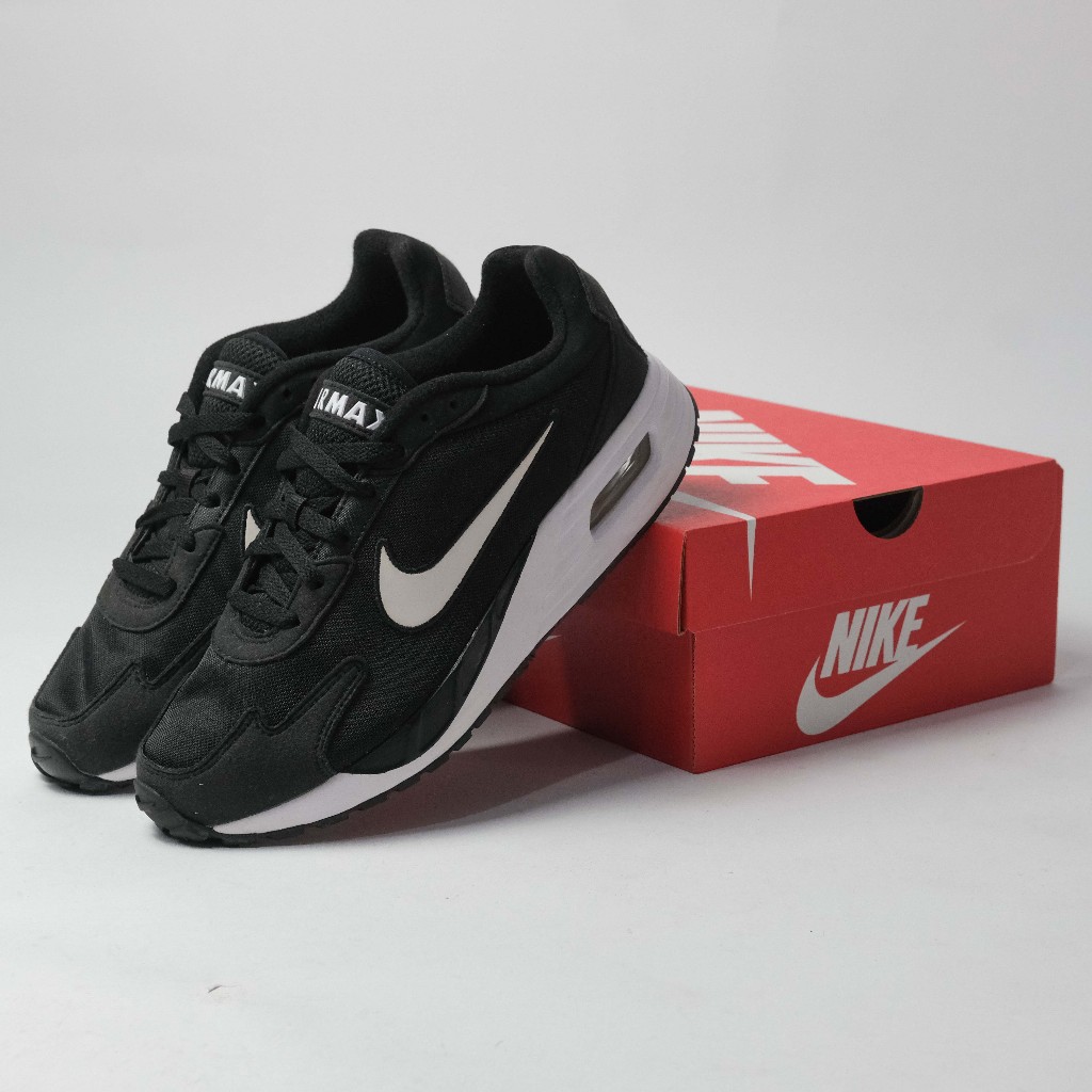 SEPATU CASUAL/ SNEAKERS SOLO BLACK WHITE LACES