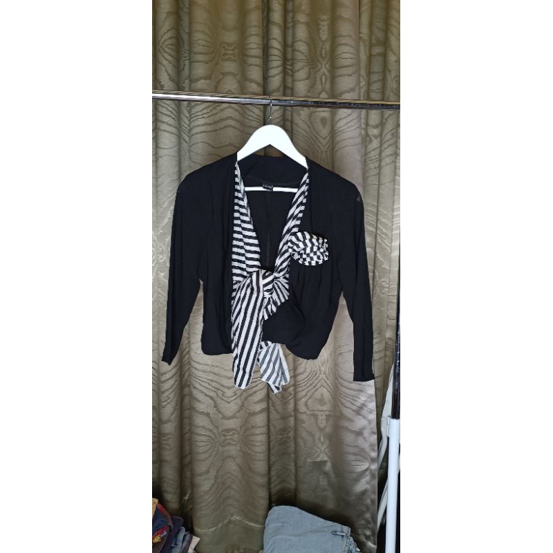 prelove blazer crop wanita hitam putih
