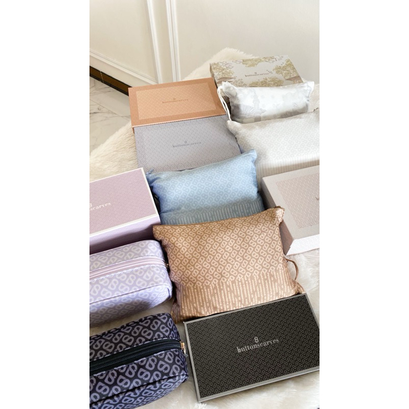 BUTTON SCARVES - Prayer Robe