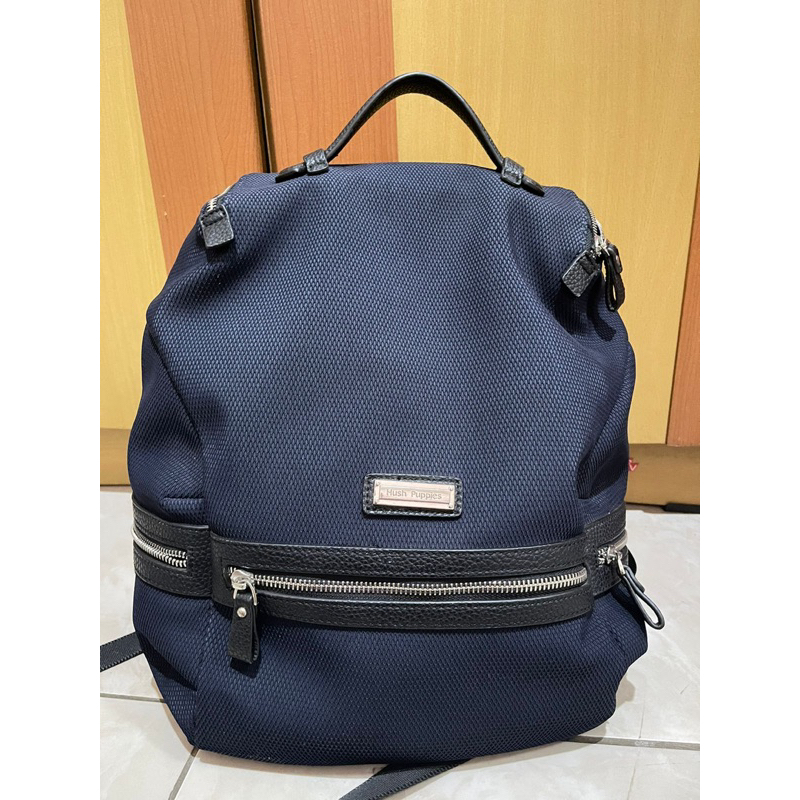 Preloved ransel hush puppies