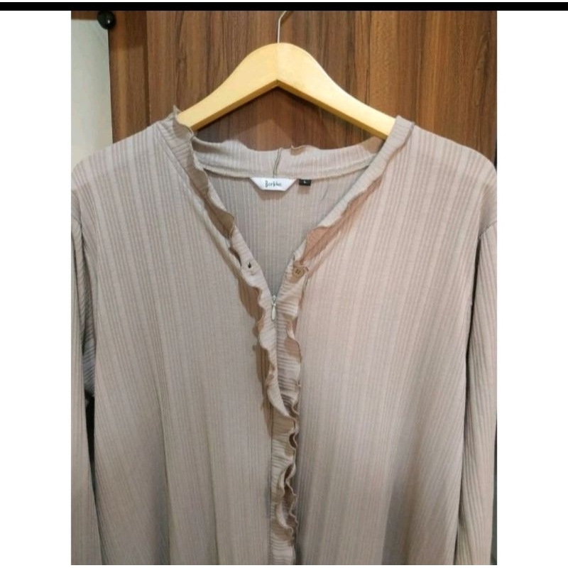 Preloved wavy abaya barkha