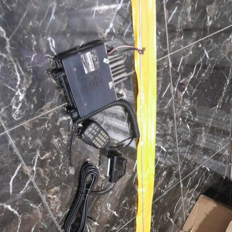 radio rig icom tipe 2300 wat normal 25 dan 50 wat, kondisi bekas