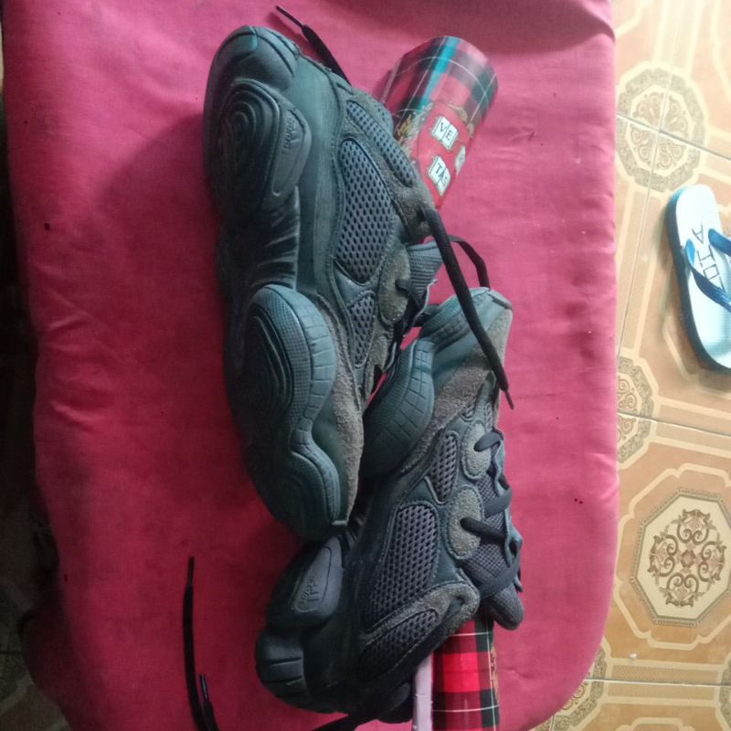sepatu yeezy 500 second