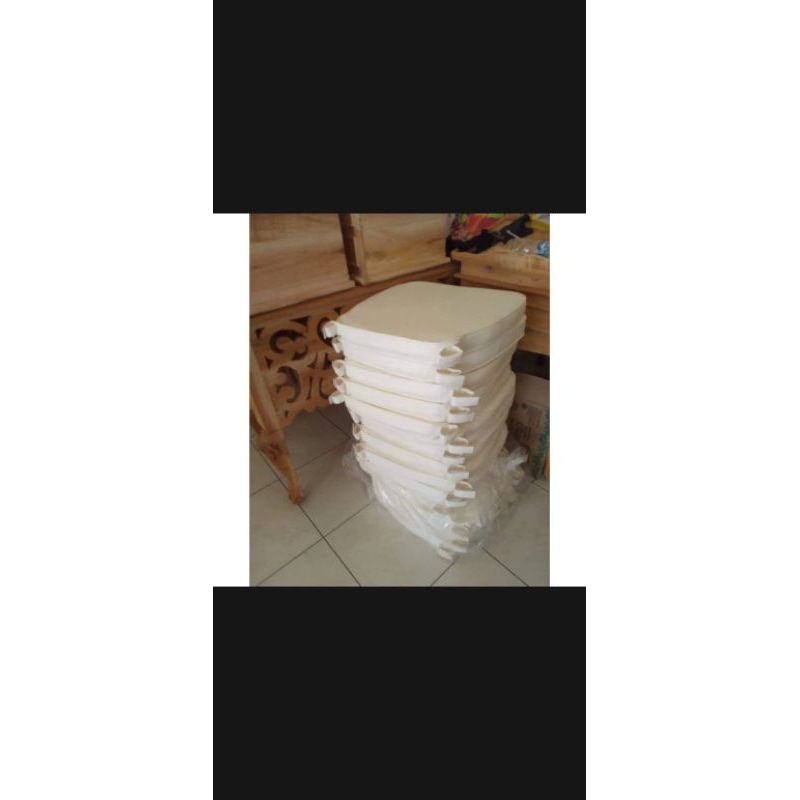 Bantalan kursi makan