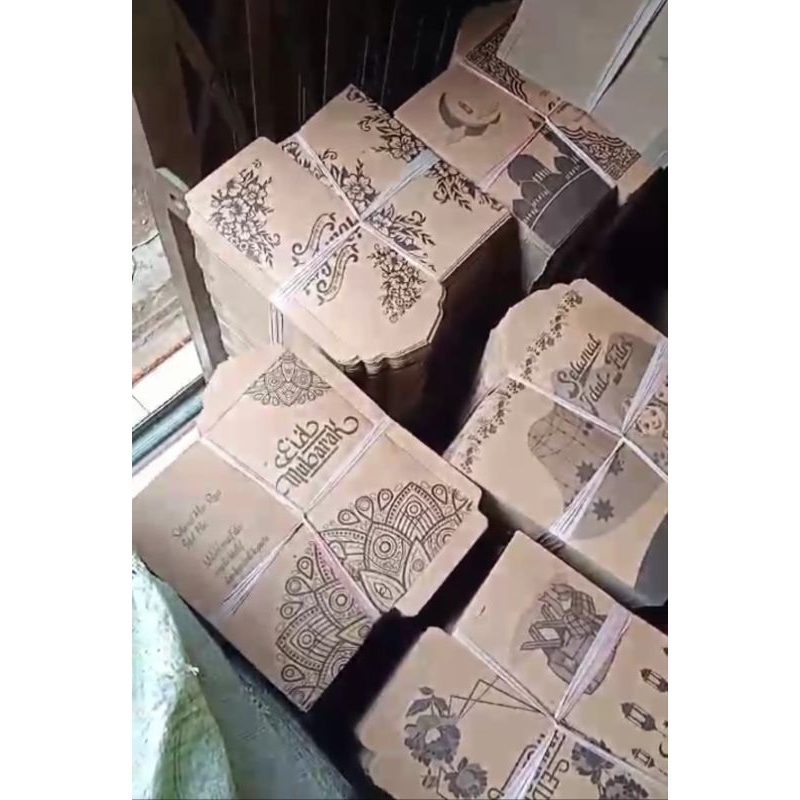 

ANGPAO LEBARAN BESAR LEMBARAN/AMPLOP LEBARAN RUSTIK PAKET 50 LEMBAR PLUS PLASTIK OPP