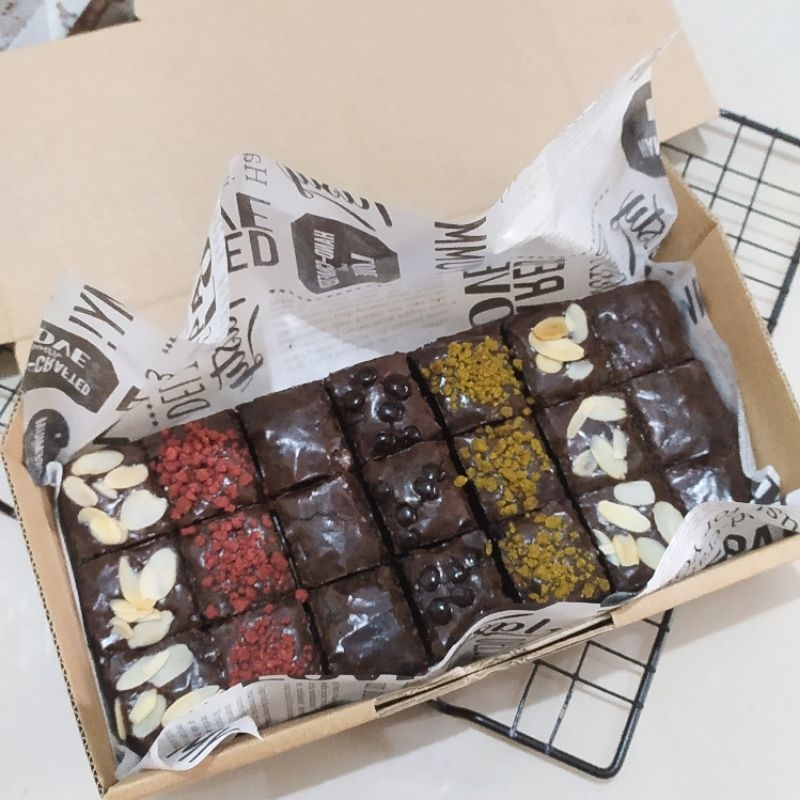 

Ssl09 Fudgy Brownies 22x10