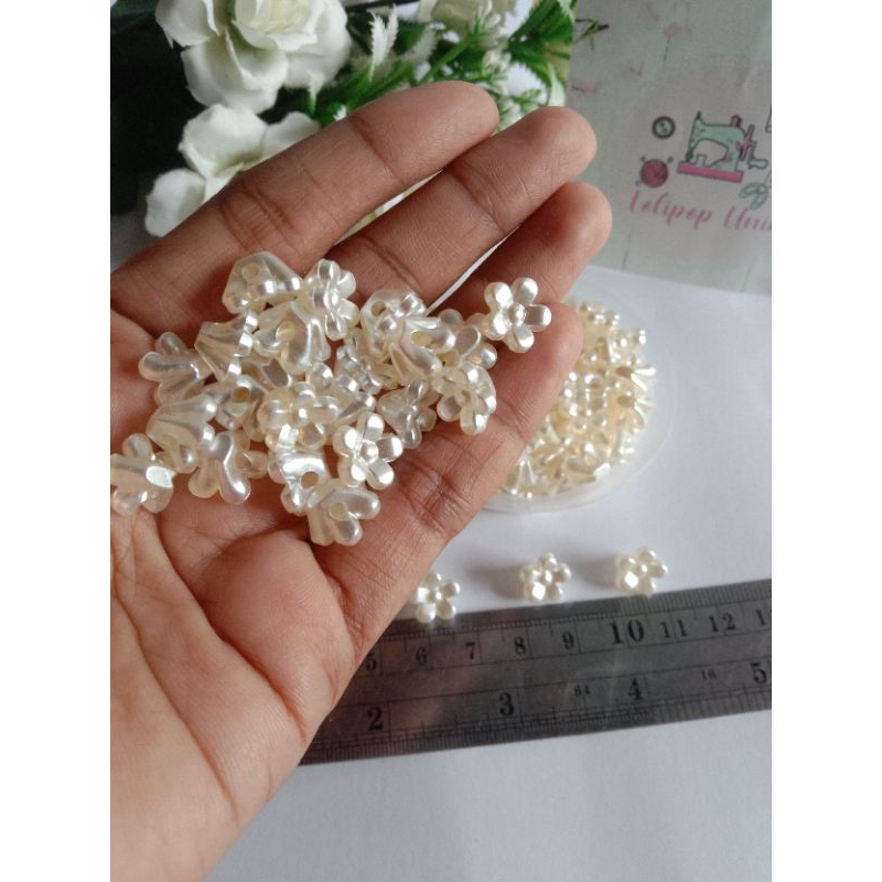 mote bunga sakura BW