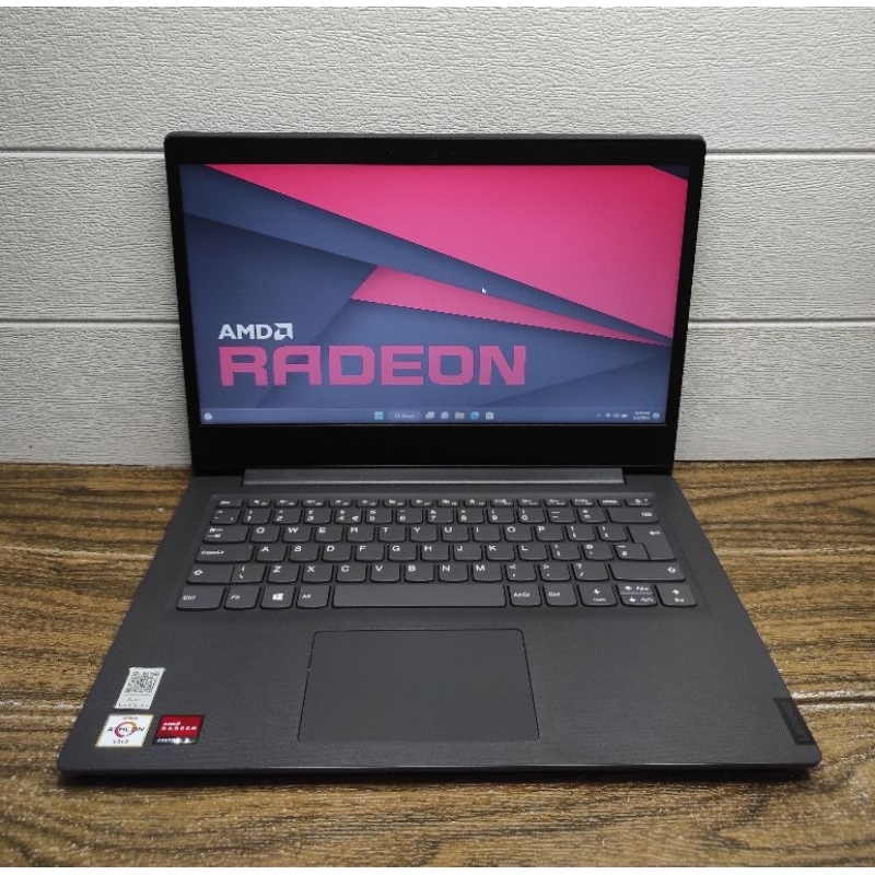Laptop Lenovo V14-ADA | Athlon Gold | 8GB | 256SSD | Like New