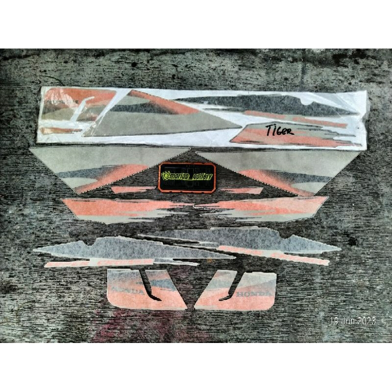 striping stiker tiger lawas tilas