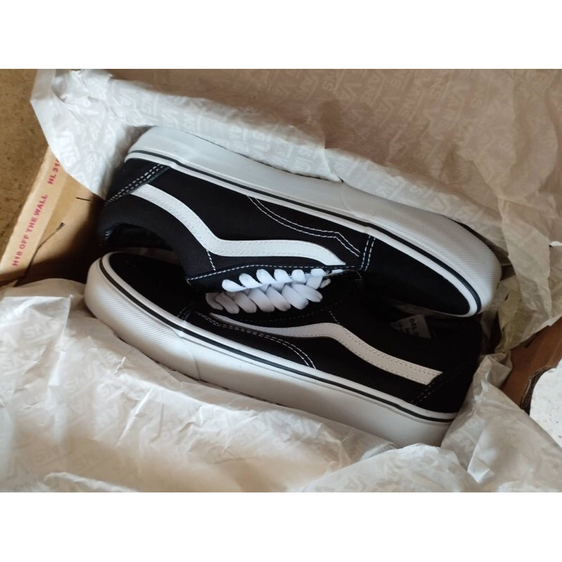 UNDERRETAIL VANS OLD SKOOL BLACK WHITE CLASSIC ORIGINAL PT NAVYA RESMI STORE