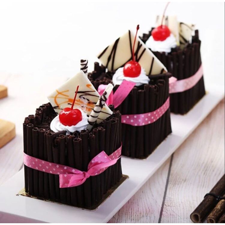 

Mini cake / Chocolate sacher /Ukuran 7 x 7 cm