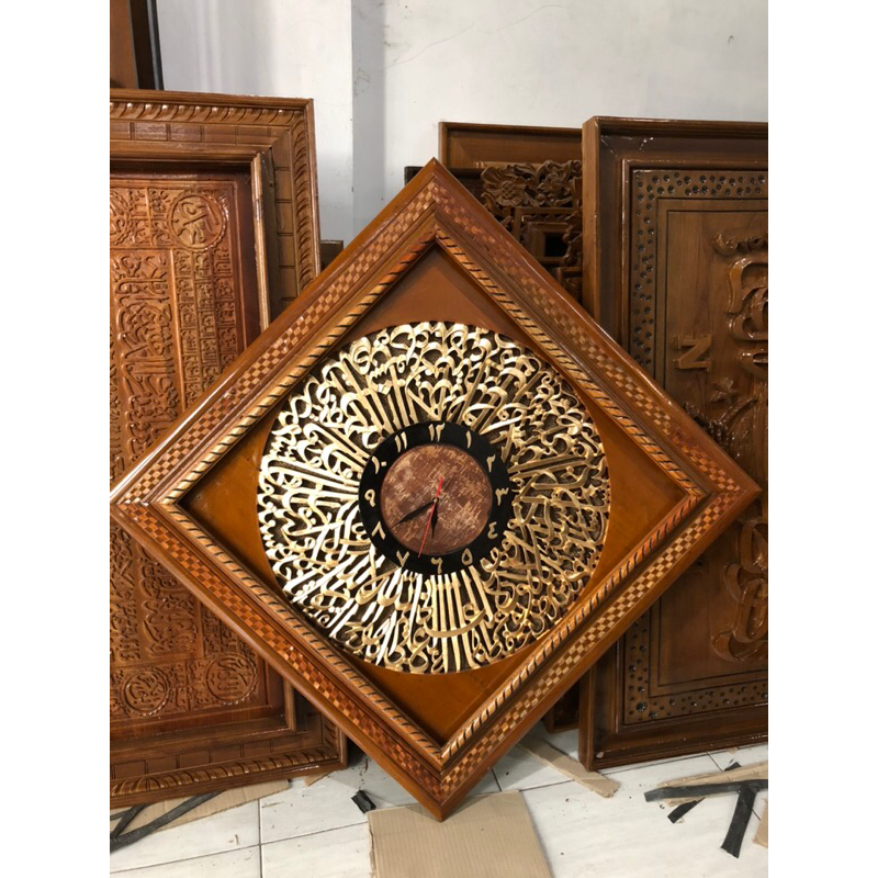 KALIGRAFI JAM DINDING UKIR AYAT KURSI KAYU JATI JEPARA