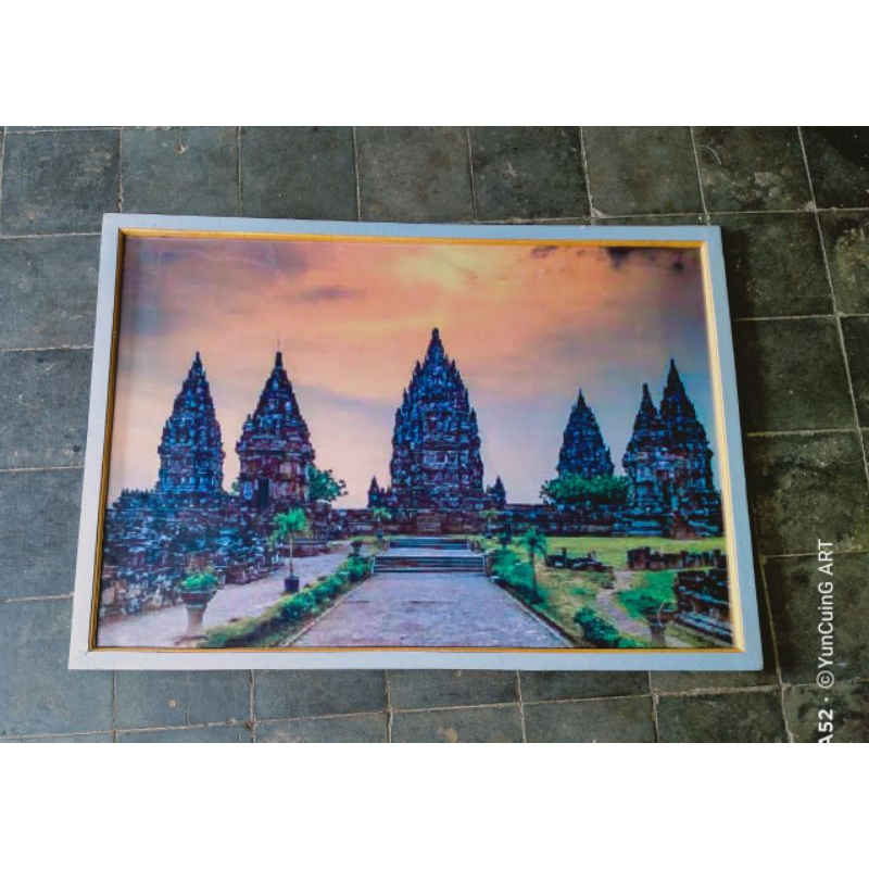 hiasan dinding lukisan cetak candi Prambanan plus bingkai ukuran 100*70