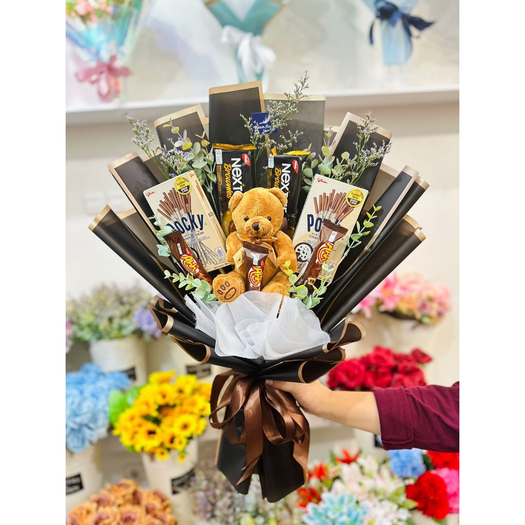 

snack bouqet /flowers bouquet jogja / buket wisuda jogja /bunga jogja /florist jogja