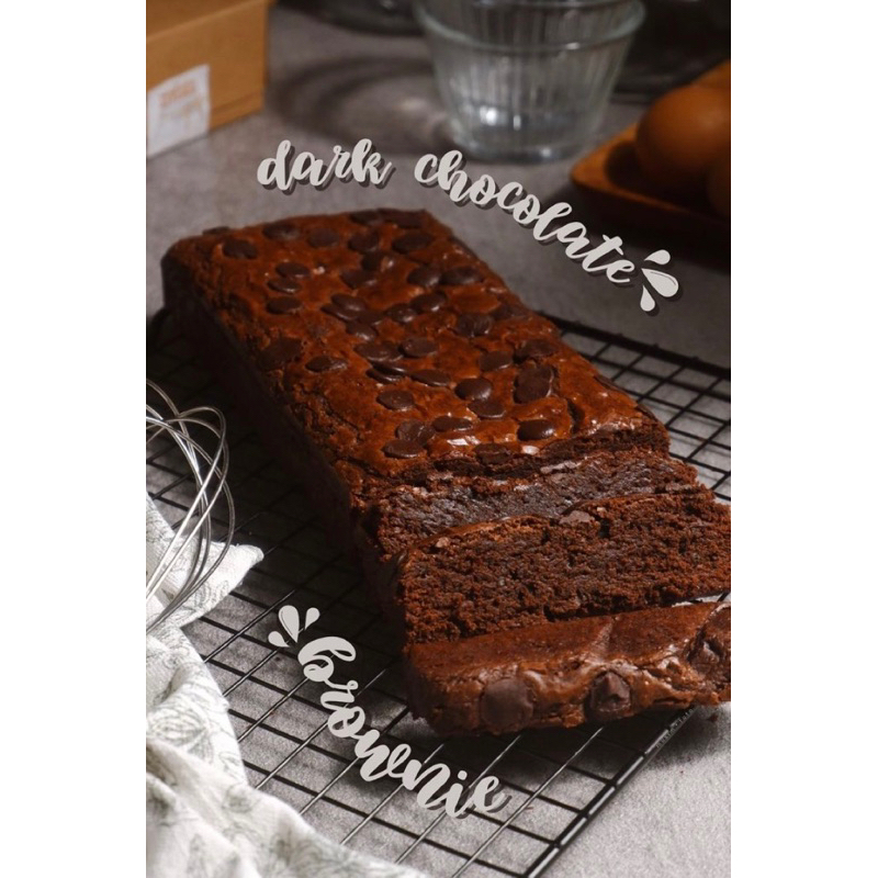 

PREMIUM DARK CHOCOLATE BROWNIE