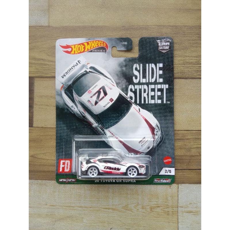 hot wheels Toyota gr Supra slide street