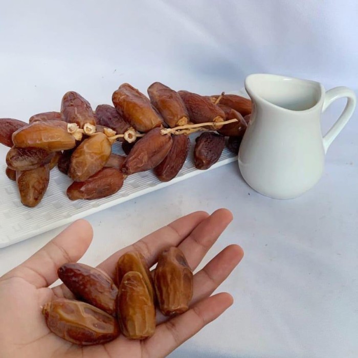 

Kurma tunisia Tangkai kemasan 250 gram//Kurma Tangkai 250 gr
