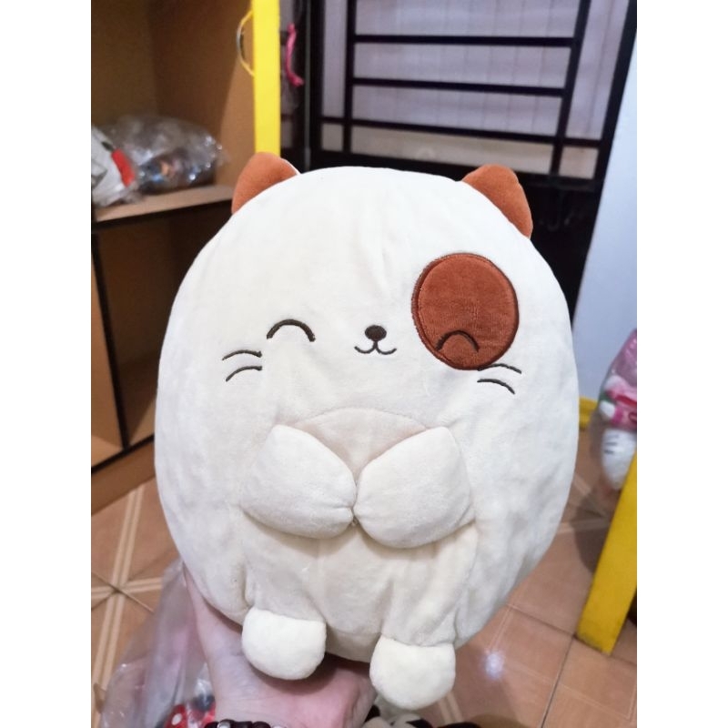 Boneka kucing gembul
