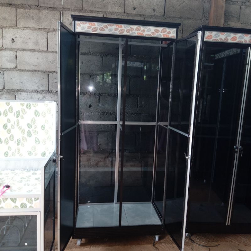 lemari kaca full gantung 2 pintu