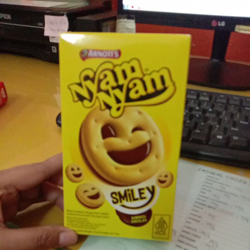 

nyam nyam smiley sandwich chocolate 45gr