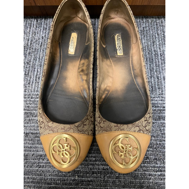 Sepatu wanita / flat shoes merek GUESS