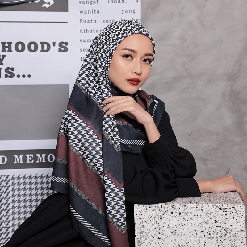 LEXA SCARF ZASKIA SUNGKAR