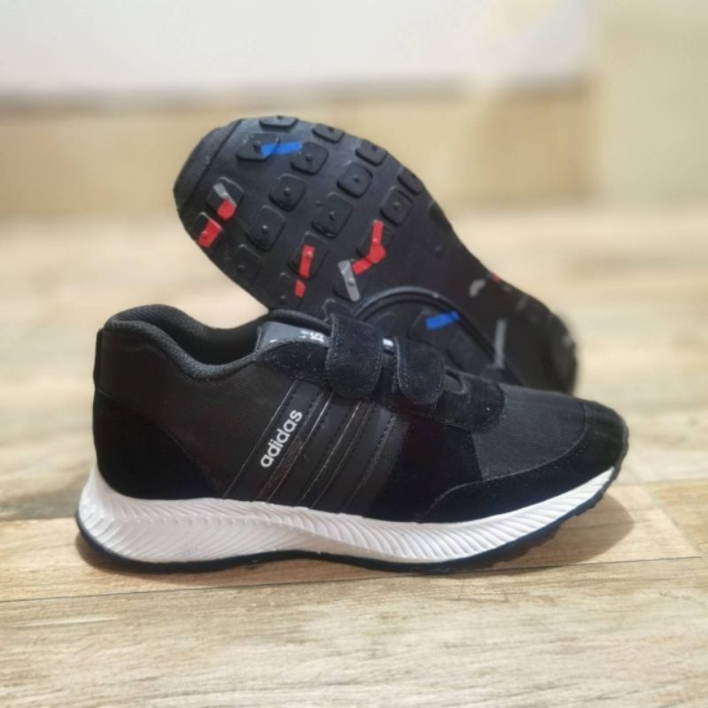 Obral Sepatu Anak Murah Sneakers Adidas Perekat Velcro Hitam Sekolah Import Quality