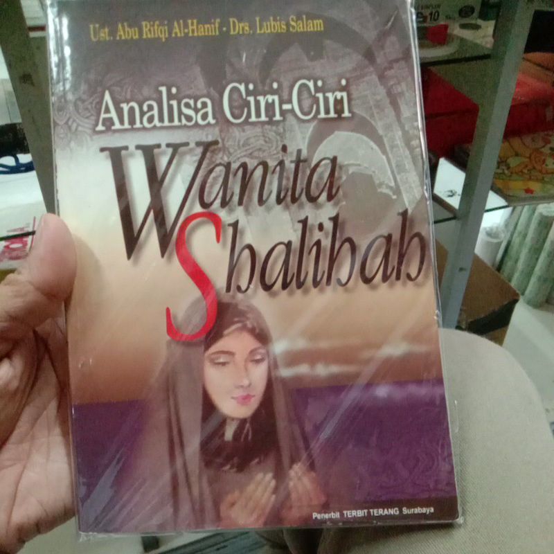 analisa ciri-ciri wanita sholehah