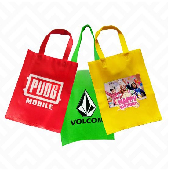 

Goodie bag Sablon DTF Tas Spounbond Custom Full Color 100 pcs ukuran 30x40