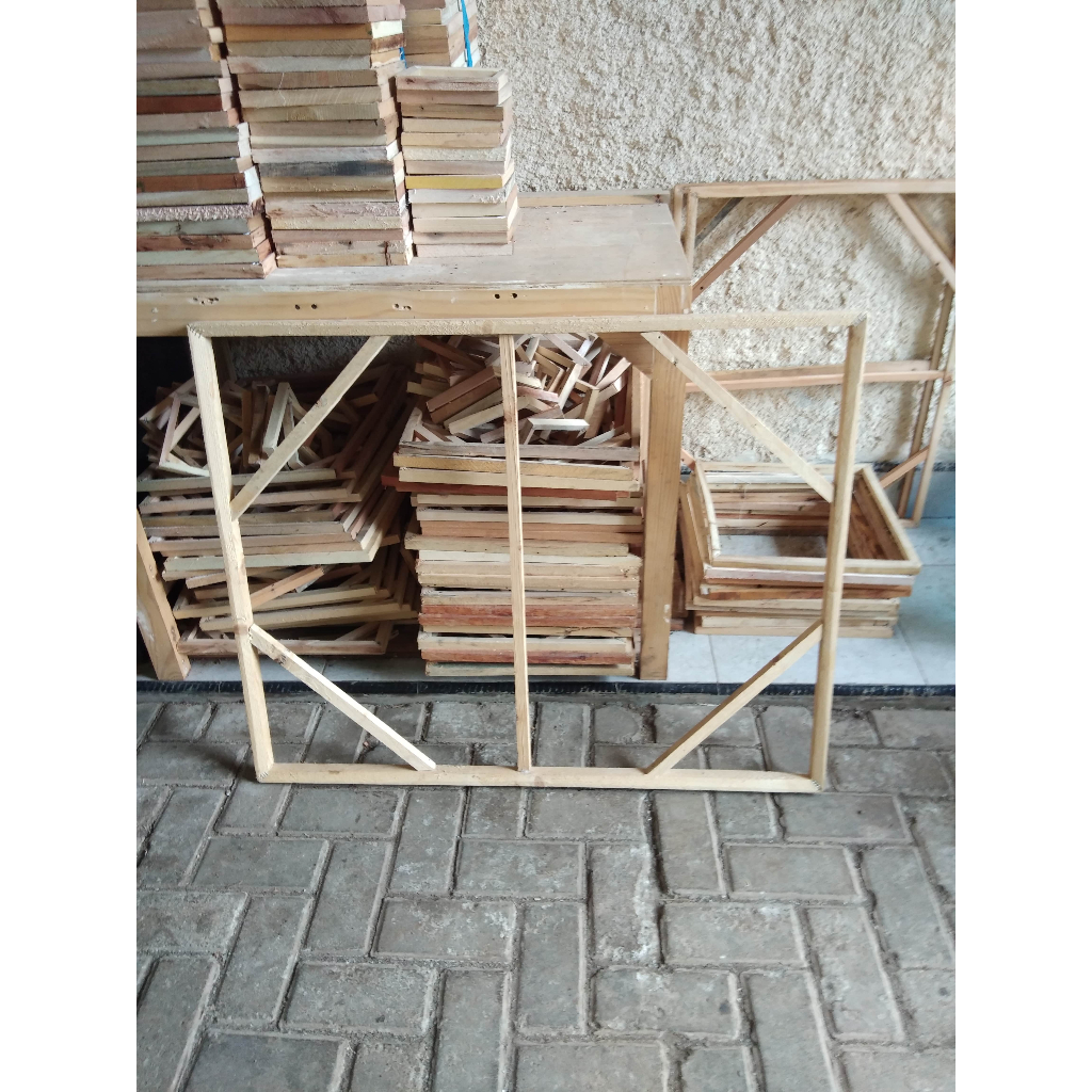 

Spanram Kanvas/ Frame Kayu Berbagai Ukuran (Large Size) Persegi Ukuran 60 x 60, 70 x 70, 80 x 80, 90 x 90, 100 x 100, 120 x 120