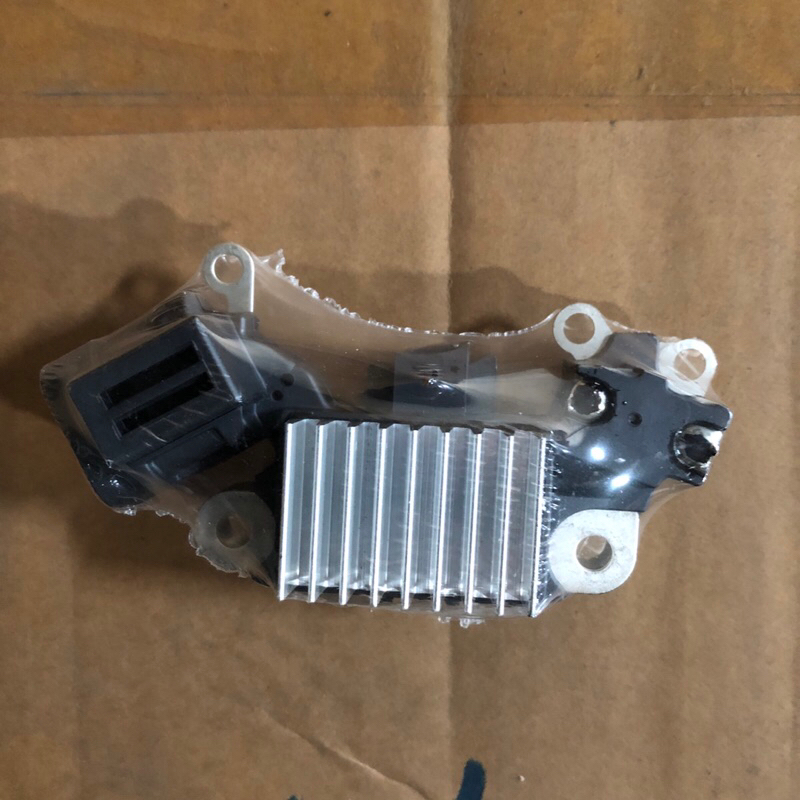 USI - IC REGULATOR NISSAN NAVARA / FRONTIER / TERRANO 12V