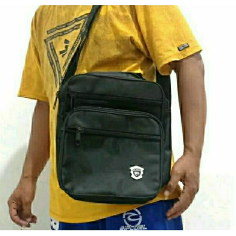 Tas Selempang Besar Bahu Pria Kerja Kantor Casual