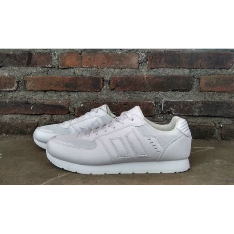 MACBETH FISCHER WHITE