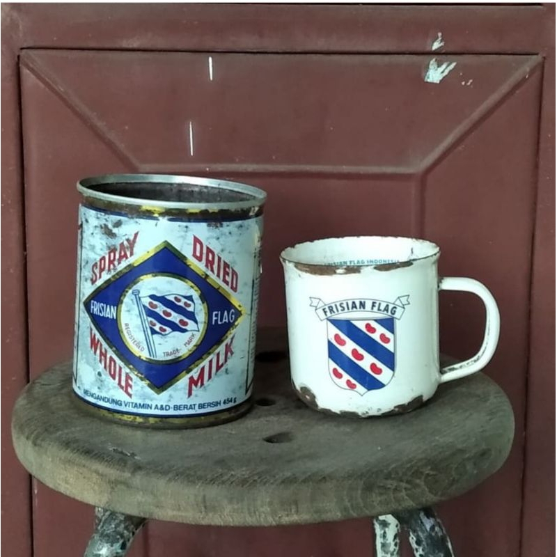 mug dan kaleng susu lawas