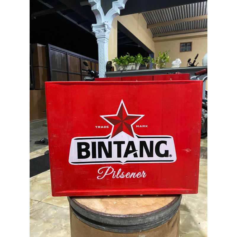 Krat bekas minuman bintang besar