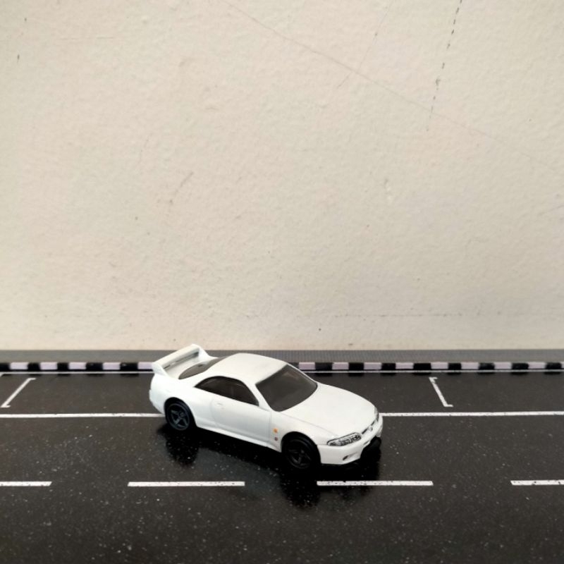 Hot Wheels Nissan Skyline GTR R33 Premium Diorama