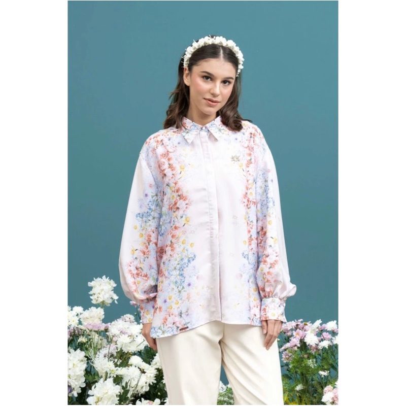 PL Brianna Blouse Wearing Klamby