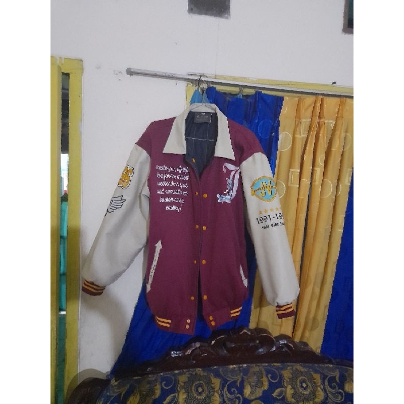 Varsity Jakarta Vibes Maroon Fullsett