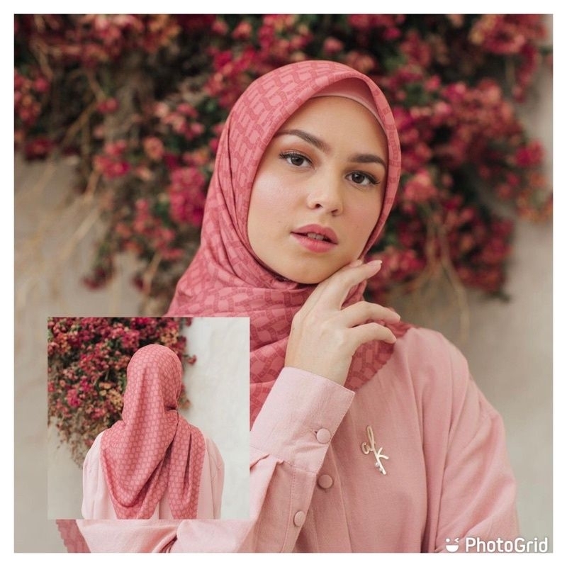 PRELOVED | wearing klamby hijab - monogram scarf - candy PRELOVED