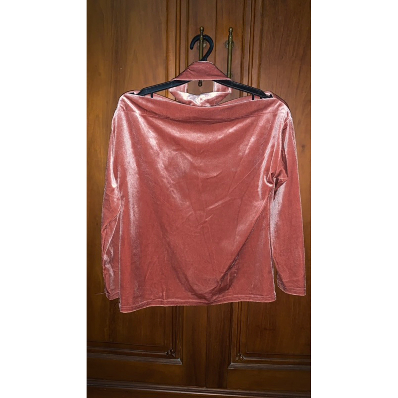 Atasan Sabrina Velvet / Bludru Pink