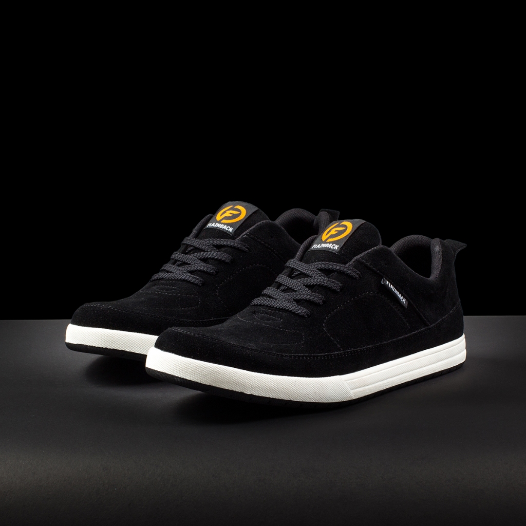 Flazhback Sepatu Pria Hitam Sneakers Casual Original
