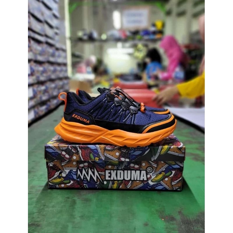 Sepatu Running Exduma