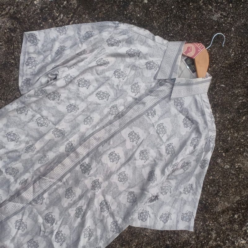 Kemeja Vintage Gianni Versace Tessuti Made in Italy Classic Hypebeast Streetwear Italy Designer Coll