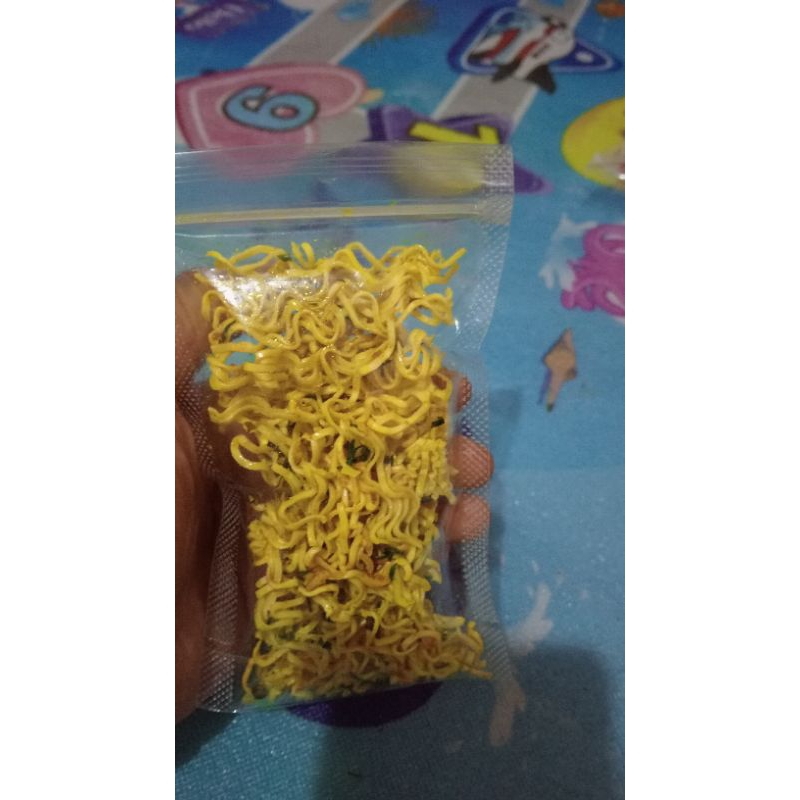 

Mie kicimbring gurih/original dengan aroma daun jeruk