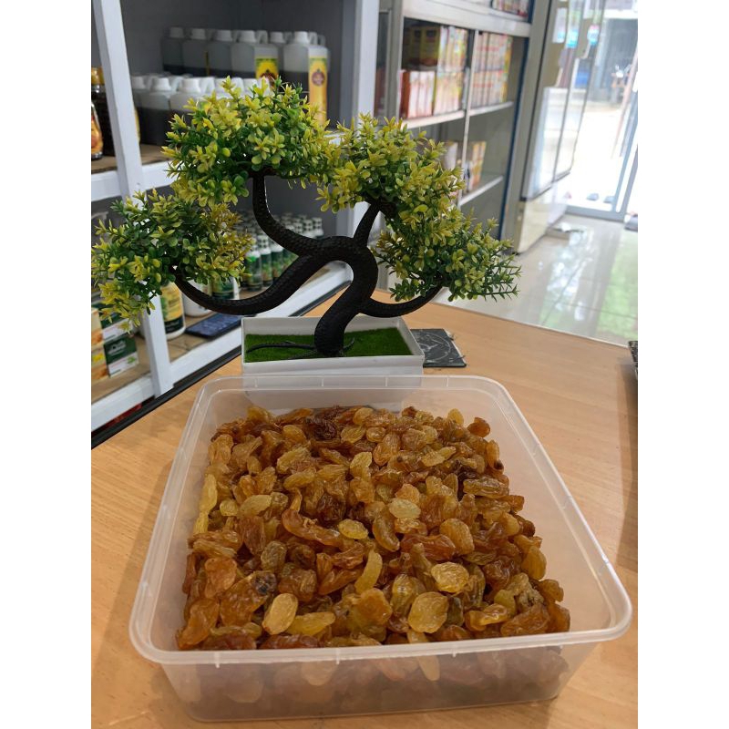 

golden raisin atau kismis asem manis