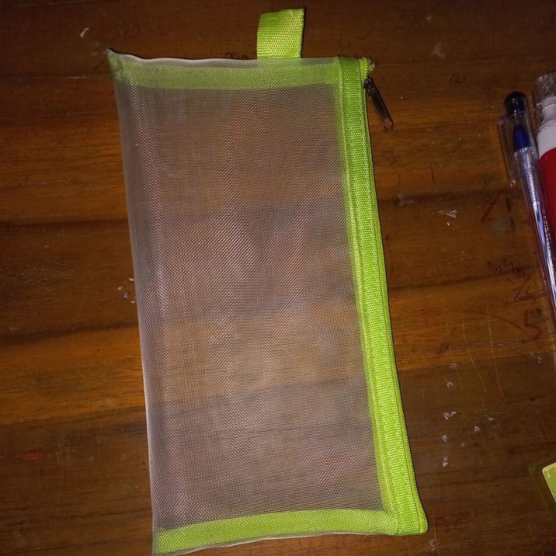 

Tempat Pensil