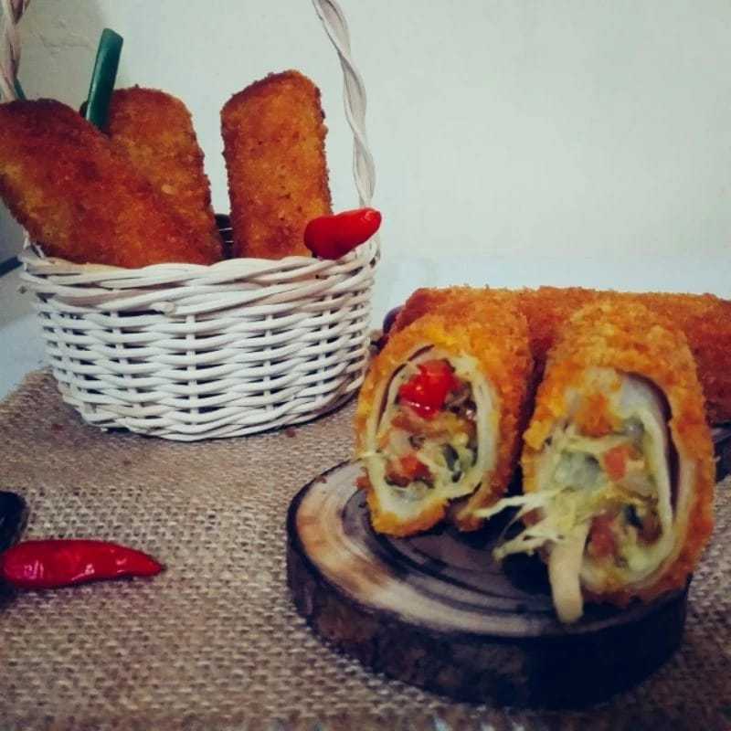 

[ FROZEN ] RISOLES AYAM SAYUR PEDAS ISI 10 PCS